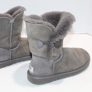 UGG Australia Woman's Bailey Button 1872 Gray Sz 8